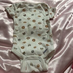 Unisex baby tshirt 0-3 months